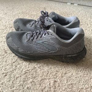 Size 8 Brooks Running shoe